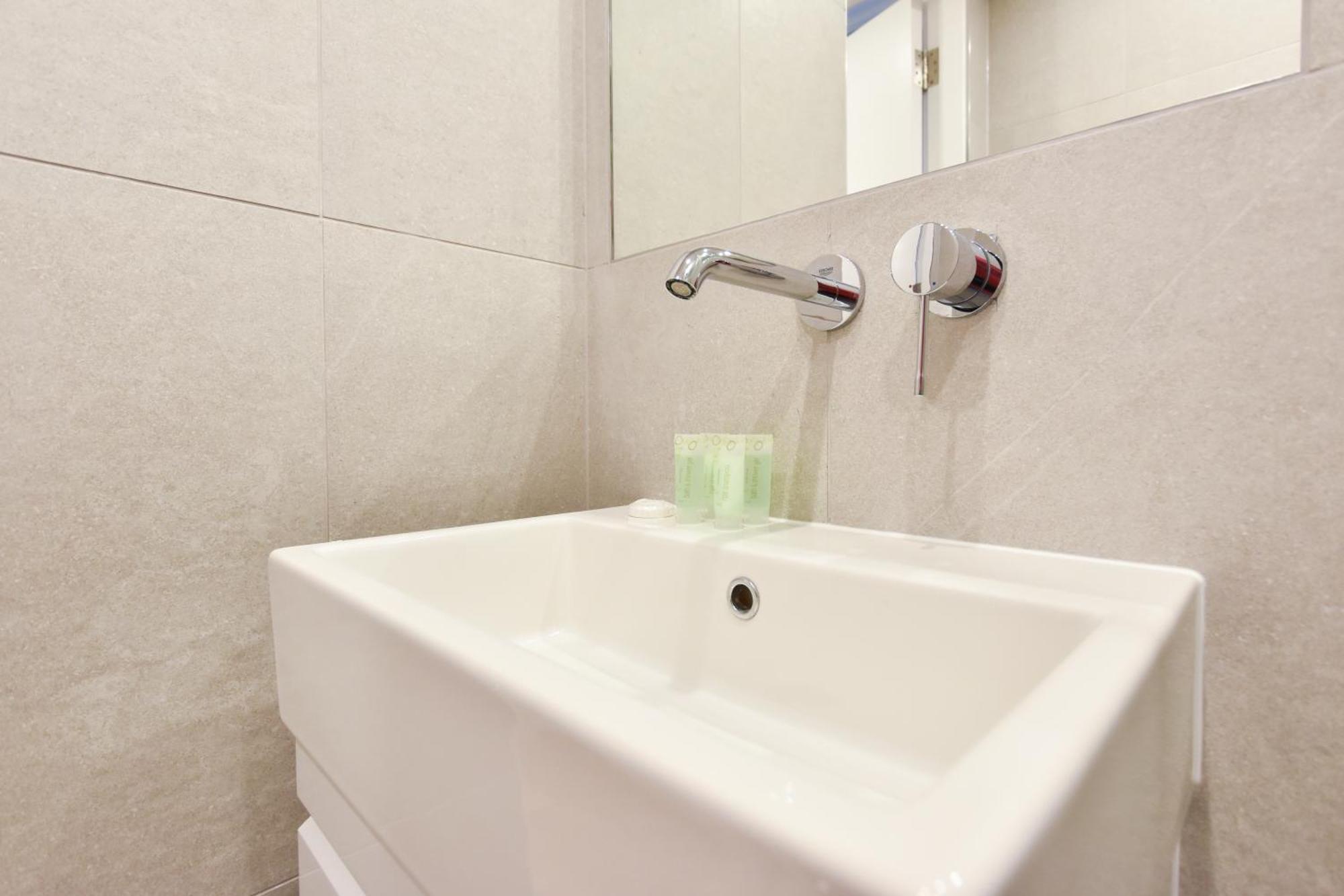 Earls Court East Serviced Apartments By Stayprime Londra Dış mekan fotoğraf
